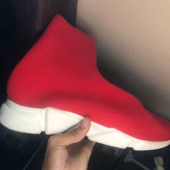 Balenciaga - Picture 1 of 3